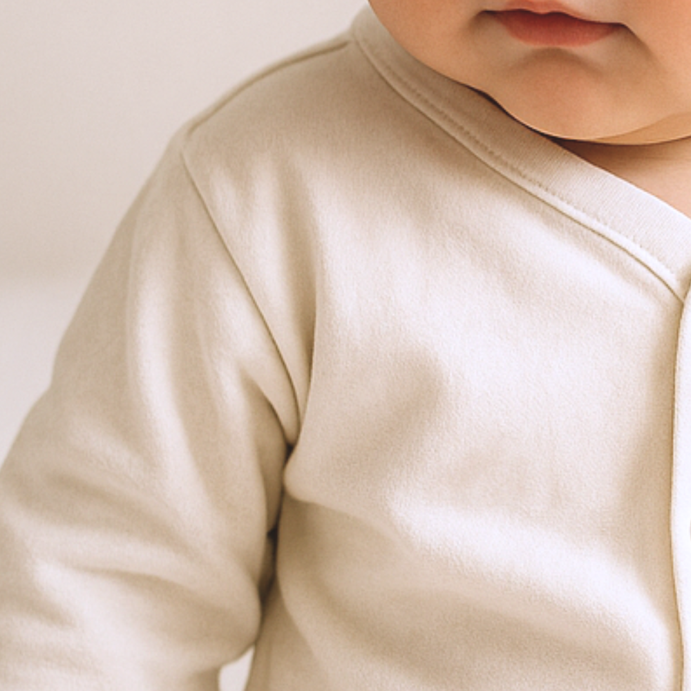 Enterizo bebé orgánico frente con broches — Ecobebé
