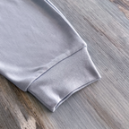 Pantalón tiro bajo bebé celeste — detalle algodón orgánico | Ecobebé