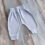 Pantalón tiro bajo bebé celeste en algodón orgánico pima peruano | Ecobebé