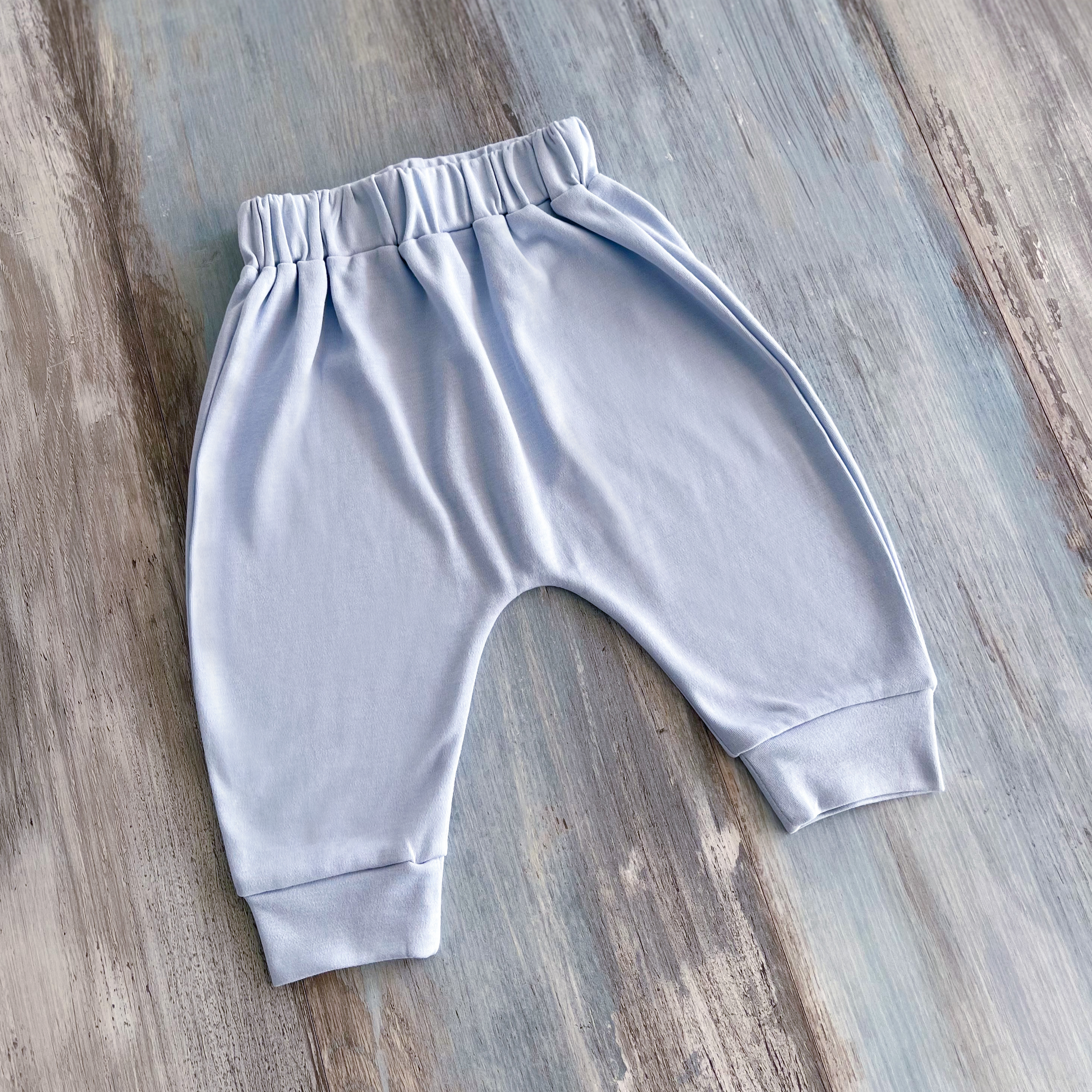Pantalon Bebe Celeste Ecobebe - Ropa para bebes en 100% Algodon Organico